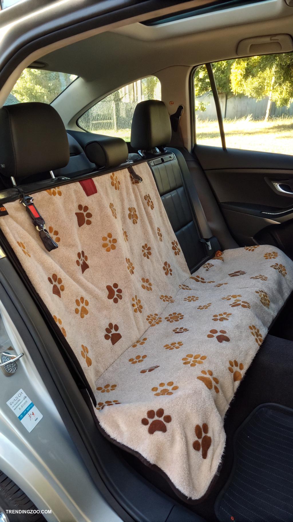 diy dog car seat Padded blanket with seatbelt openings
