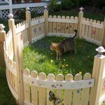 cat fence ideas Use a circular fence design for safety