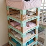 pallet cat house Stacked pallets for vertical climbing space